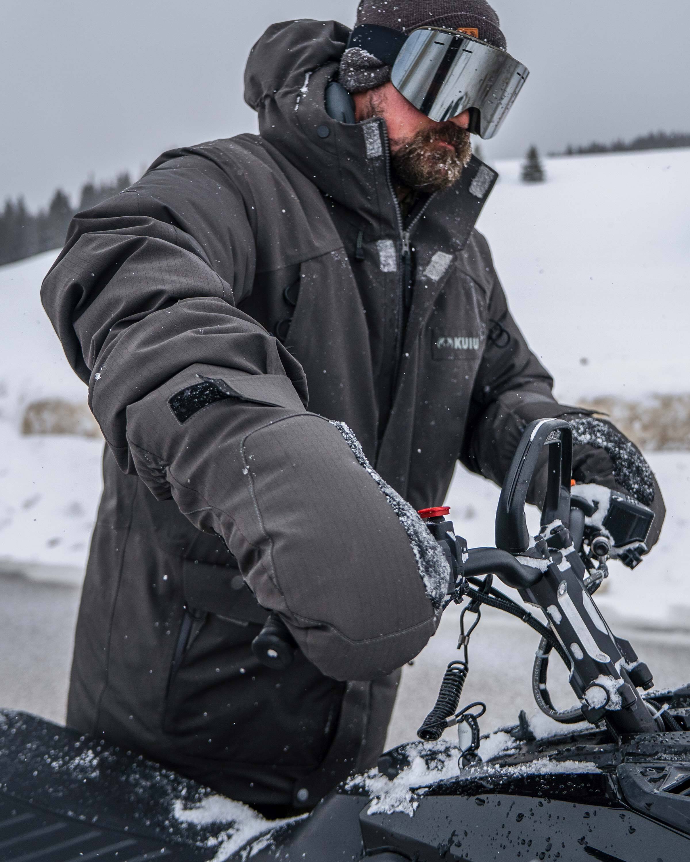 Super Down Arktuk Mitt | Asphalt - Image 5